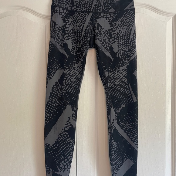 Lululemon Wunder Under Leggings 8 - Picture 5 of 5